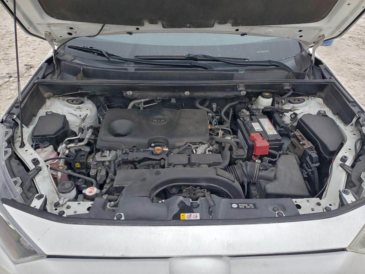 2021 TOYOTA RAV4 XLE photo 12