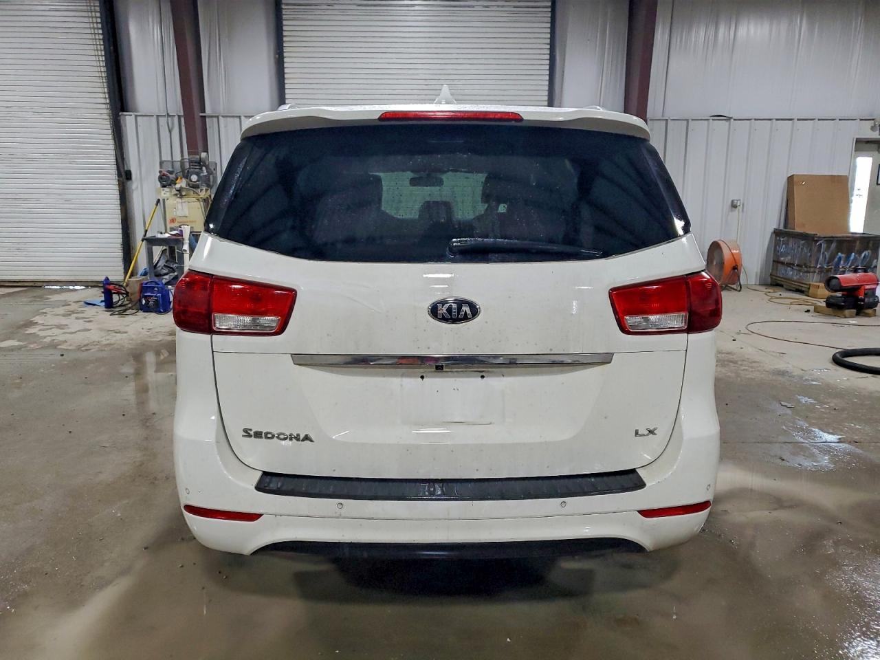 2016 KIA SEDONA LX photo 11