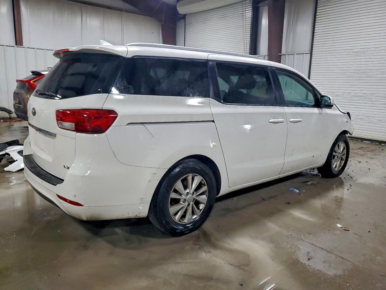 2016 KIA SEDONA LX photo 5
