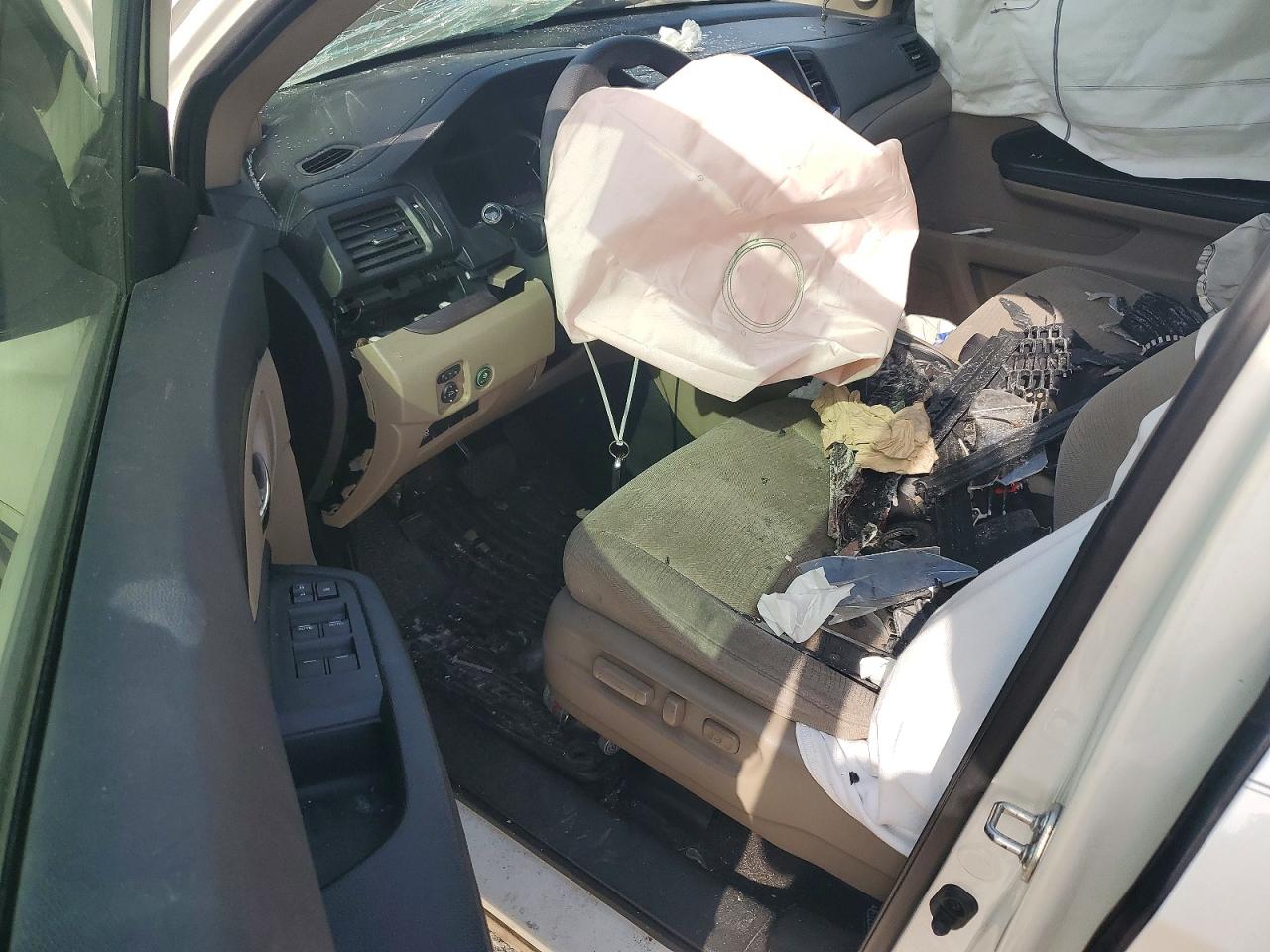 2016 HONDA PILOT EX photo 8