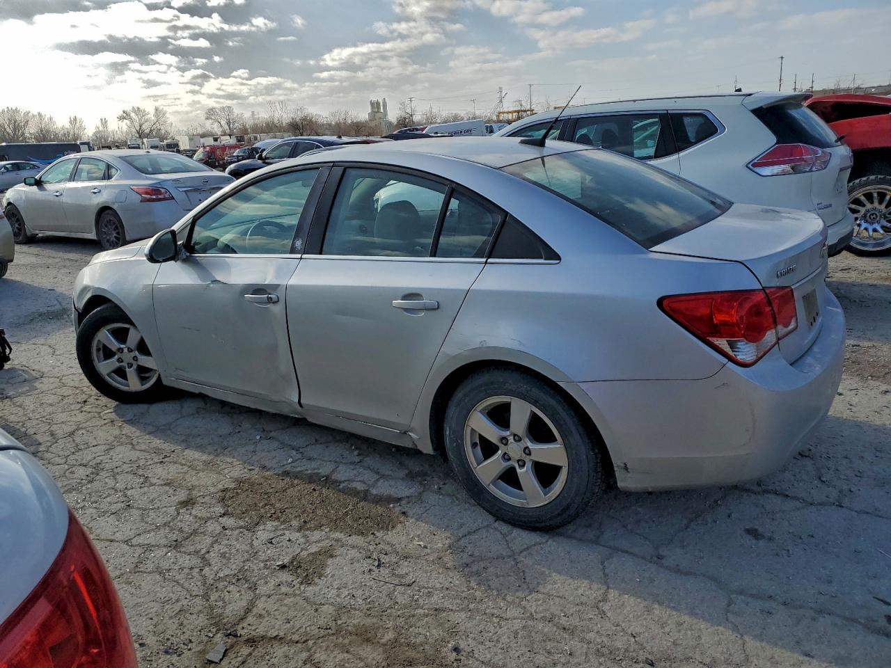 2011 CHEVROLET CRUZE LT photo 2