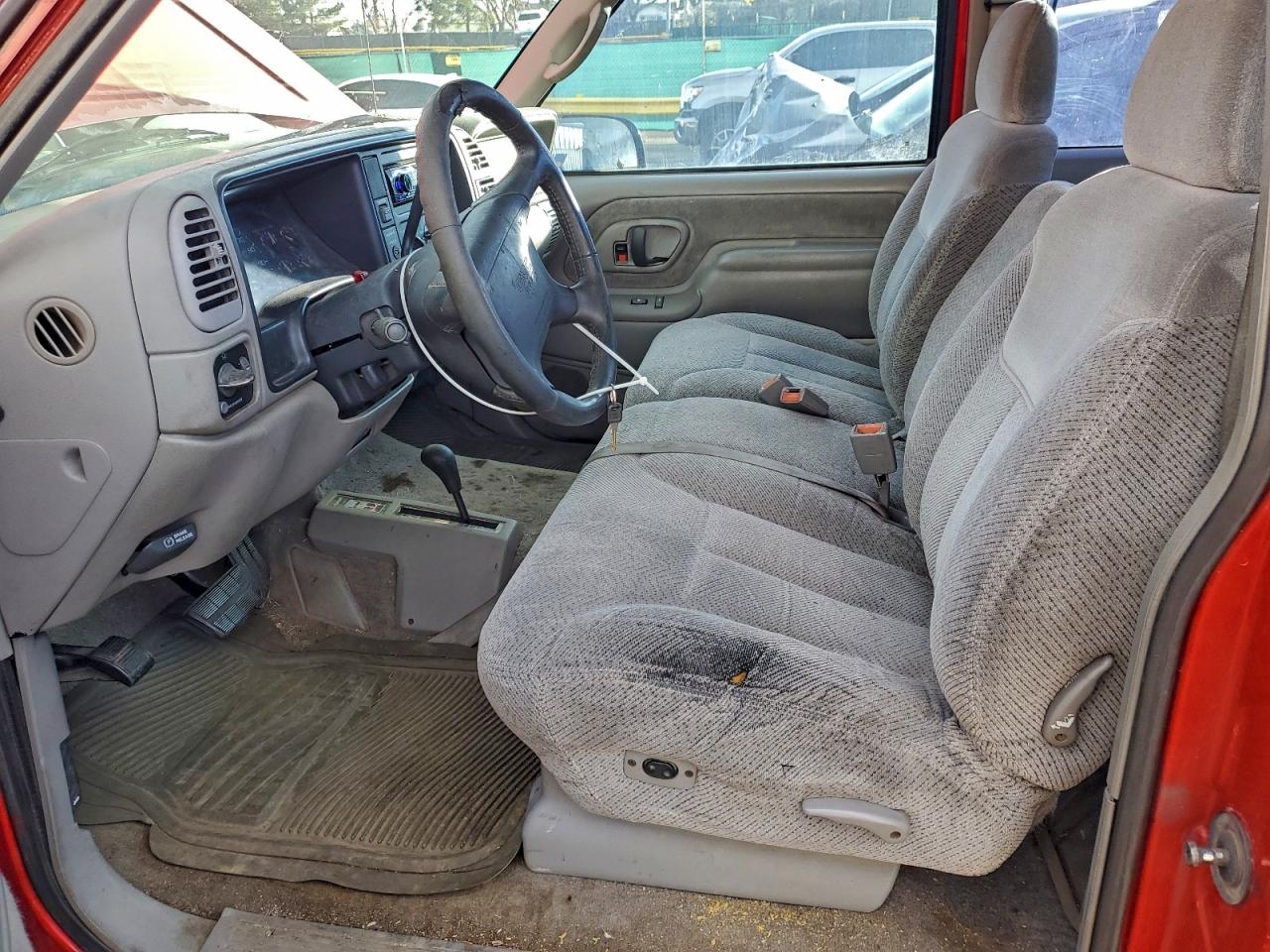 1997 GMC SIERRA K1500 photo 13