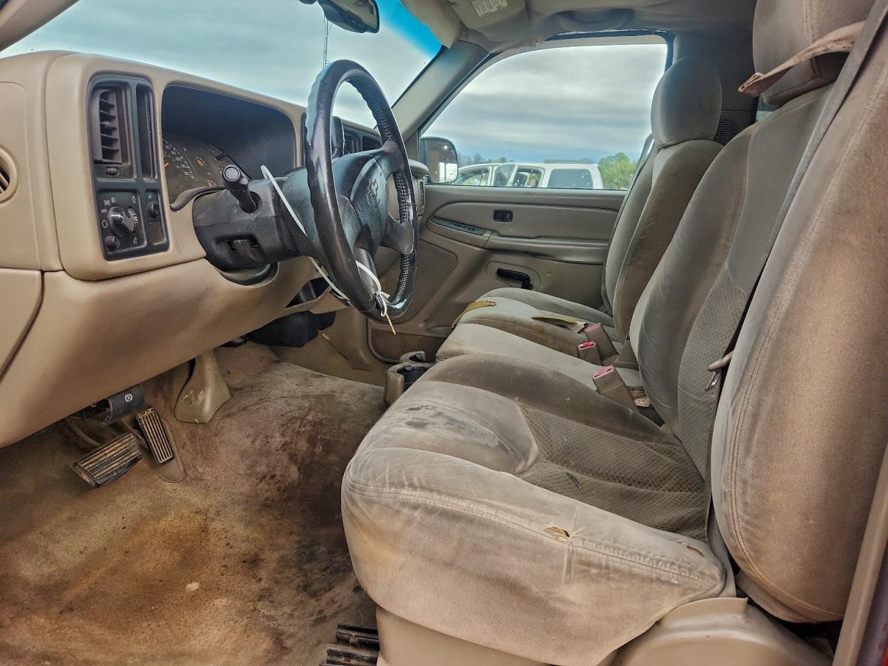 2004 CHEVROLET SILVERADO C1500 photo 25