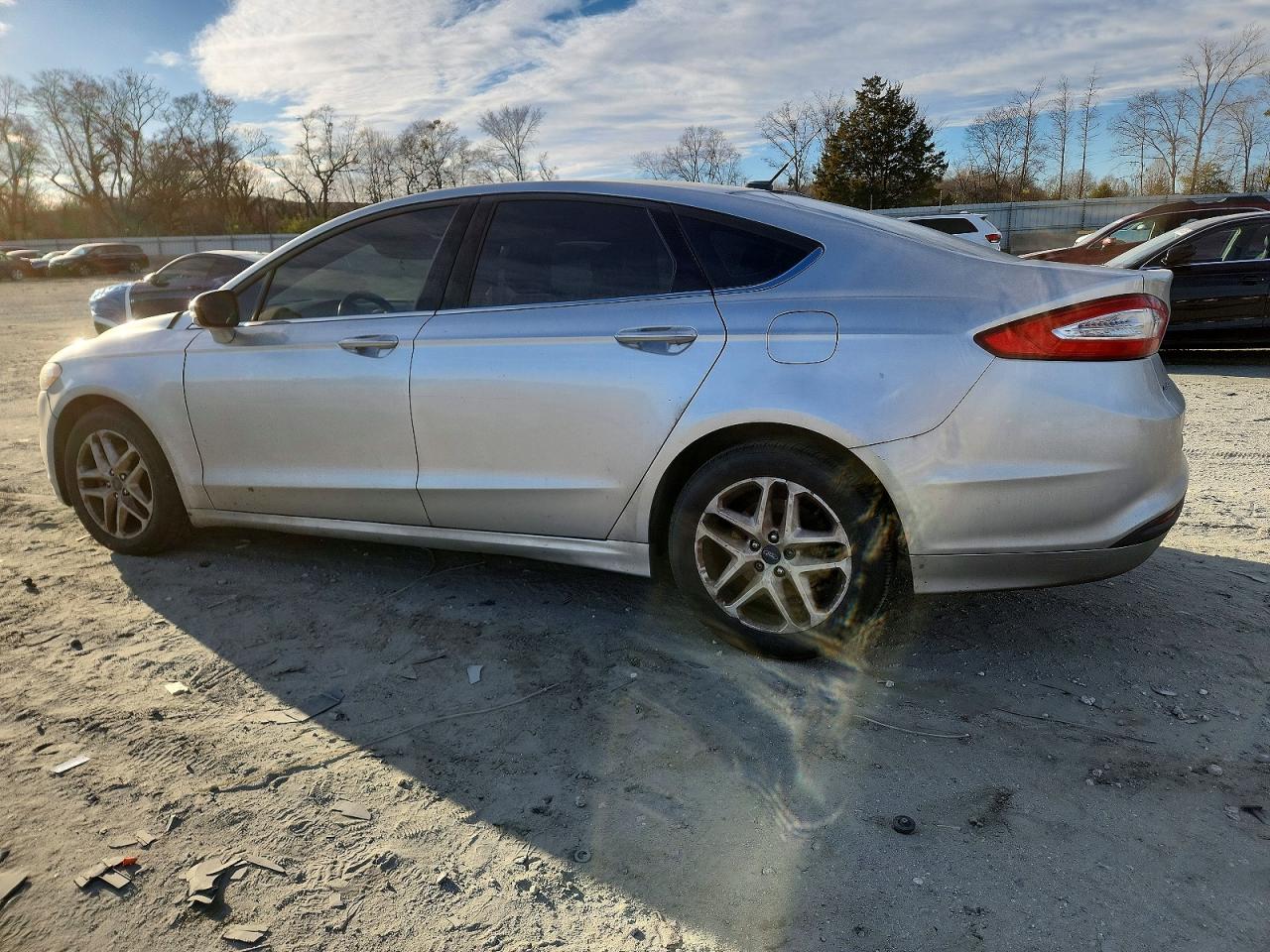 2014 FORD FUSION SE photo 2
