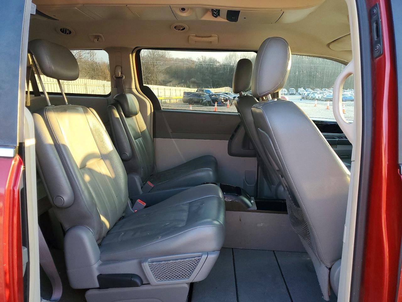 2010 DODGE GRAND CARAVAN SXT photo 11
