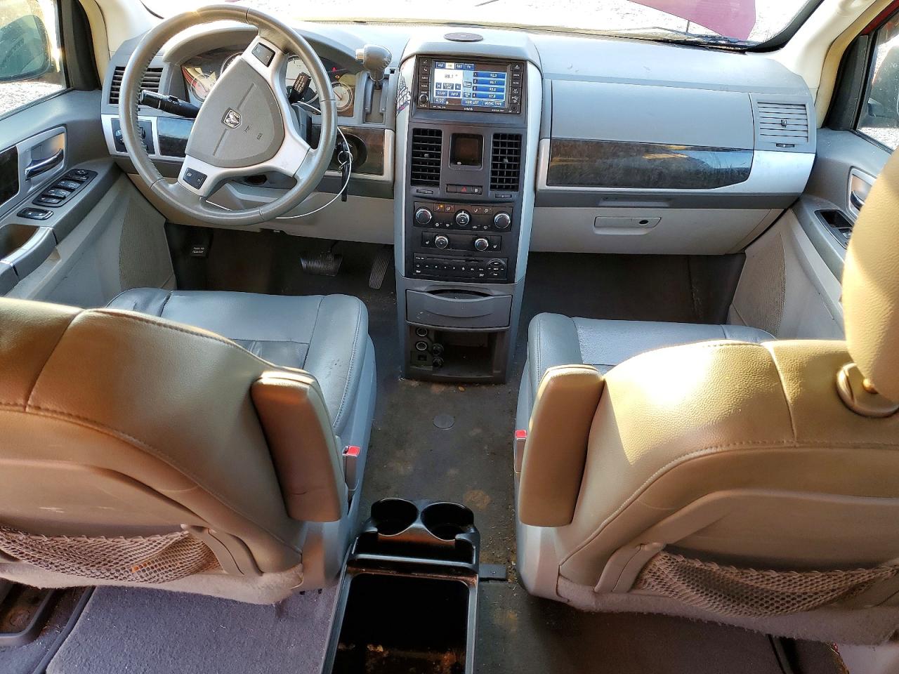 2010 DODGE GRAND CARAVAN SXT photo 8