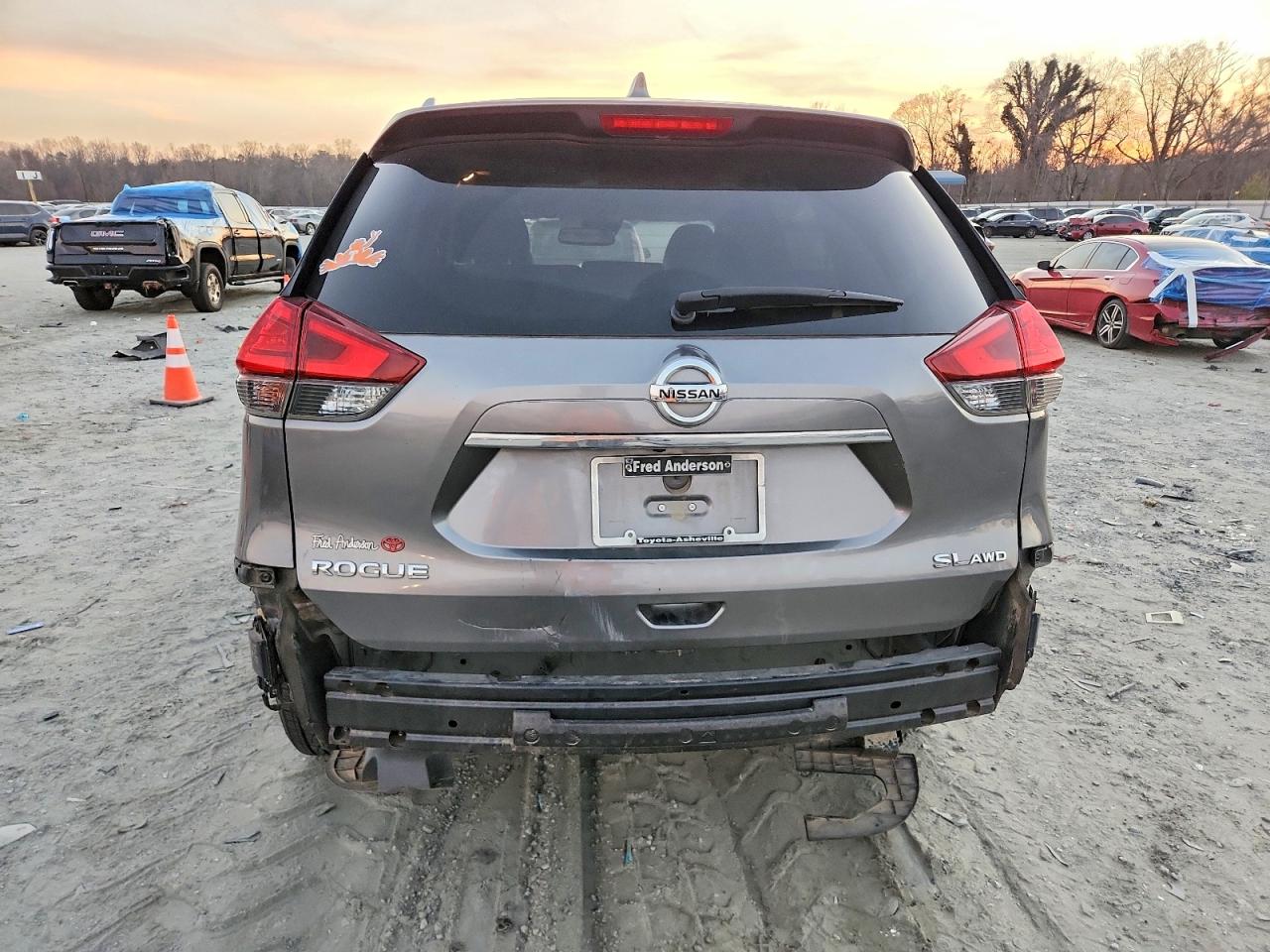 2017 NISSAN ROGUE S photo 16