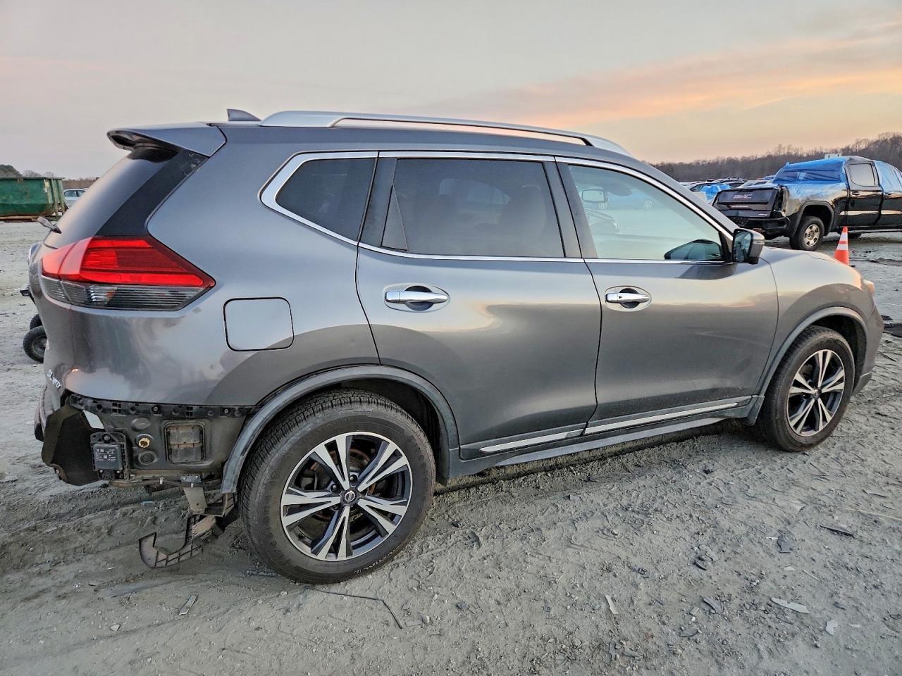 2017 NISSAN ROGUE S photo 7