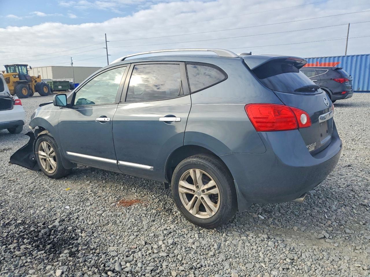 2013 NISSAN ROGUE S photo 2