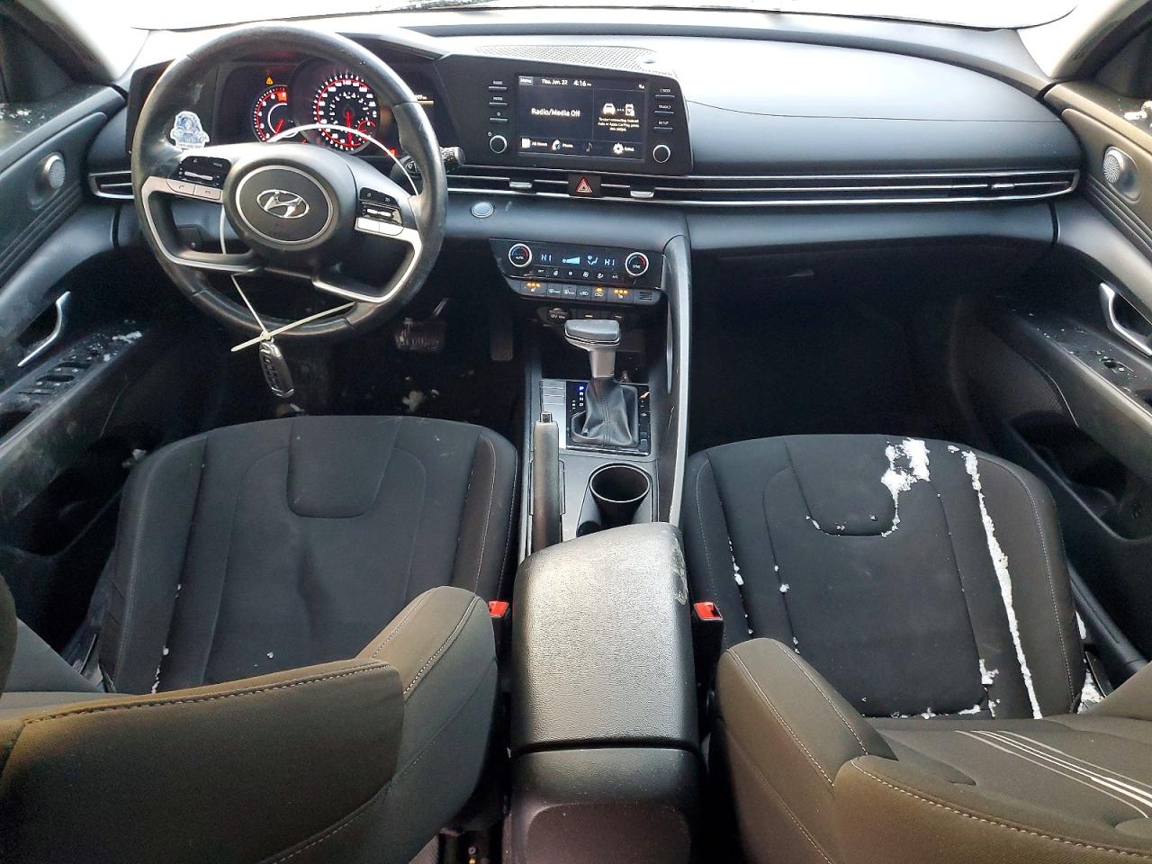 2022 HYUNDAI ELANTRA SEL photo 8
