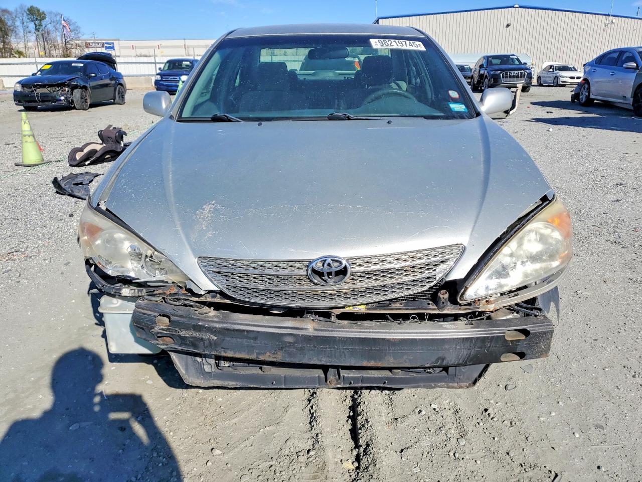 2004 TOYOTA CAMRY LE photo 5