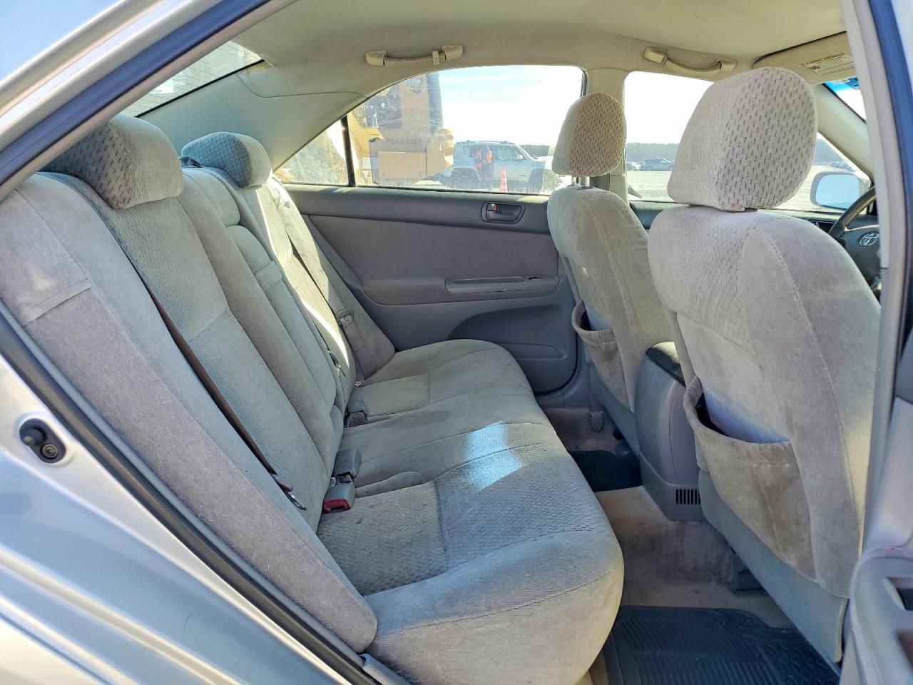 2004 TOYOTA CAMRY LE photo 10