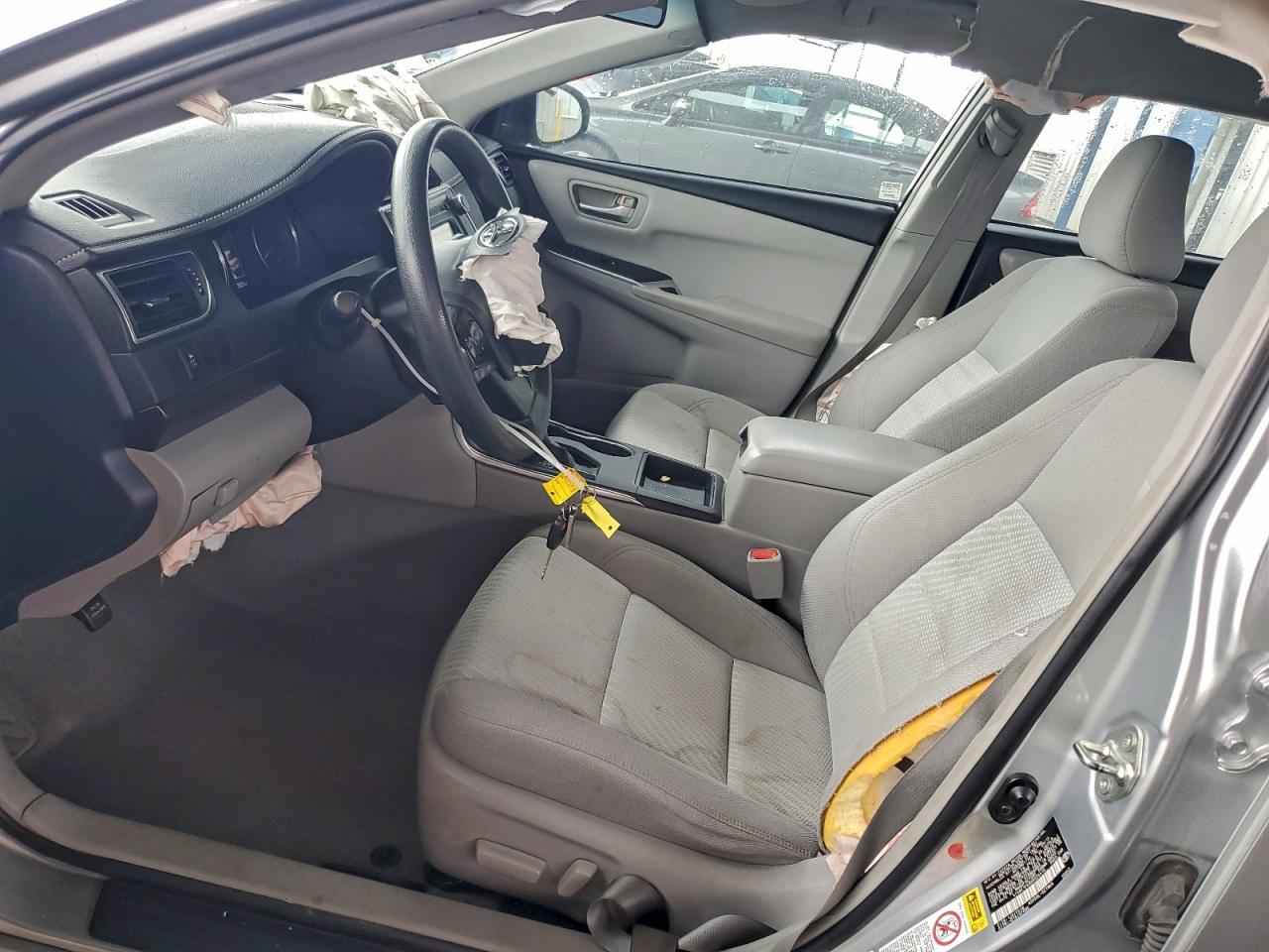 2016 TOYOTA CAMRY LE photo 13