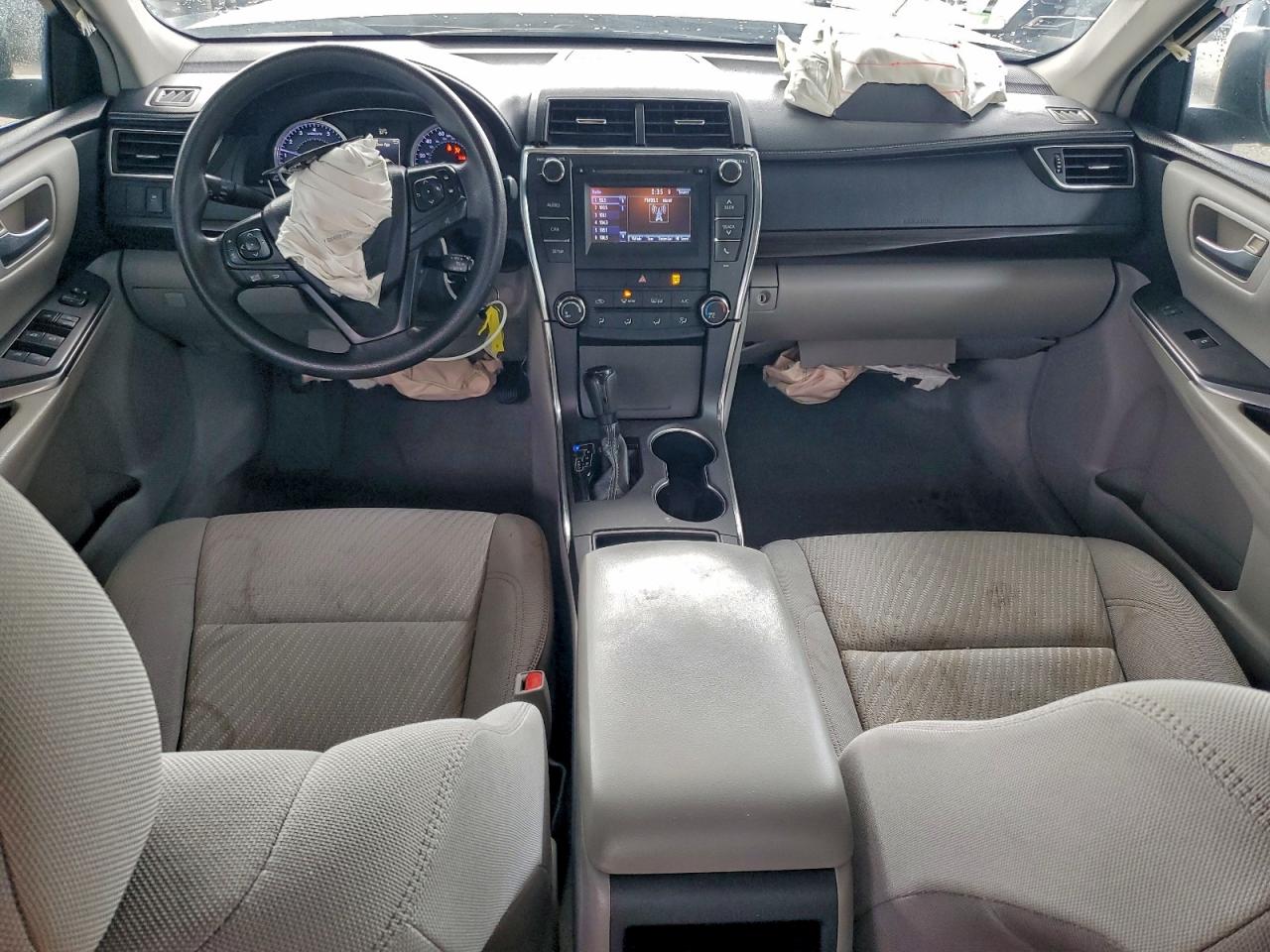 2016 TOYOTA CAMRY LE photo 15