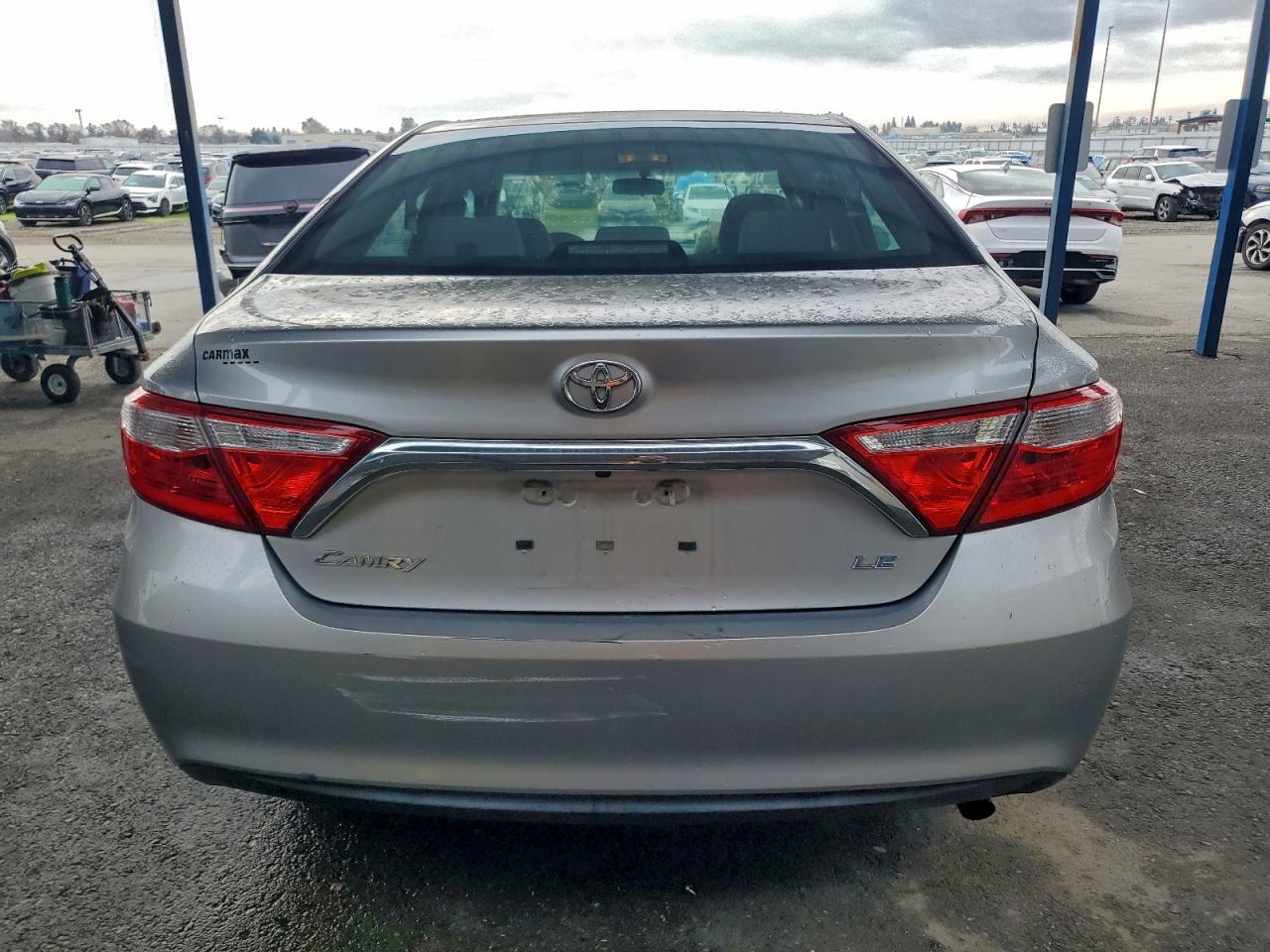 2016 TOYOTA CAMRY LE photo 11