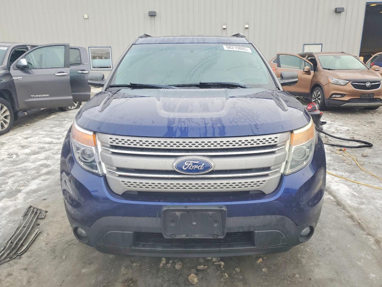 2011 FORD EXPLORER photo 9