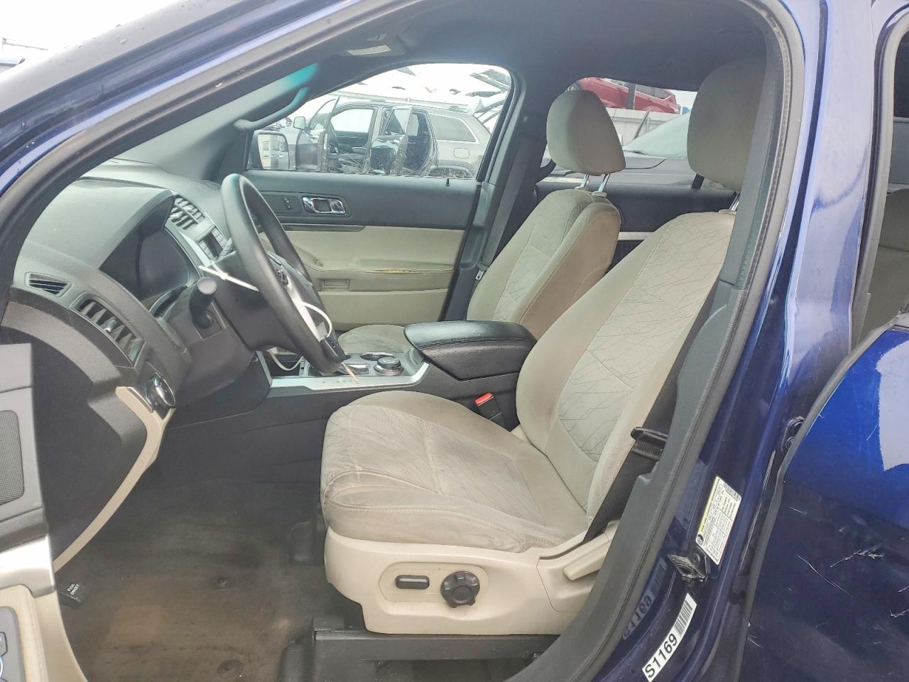 2011 FORD EXPLORER photo 13