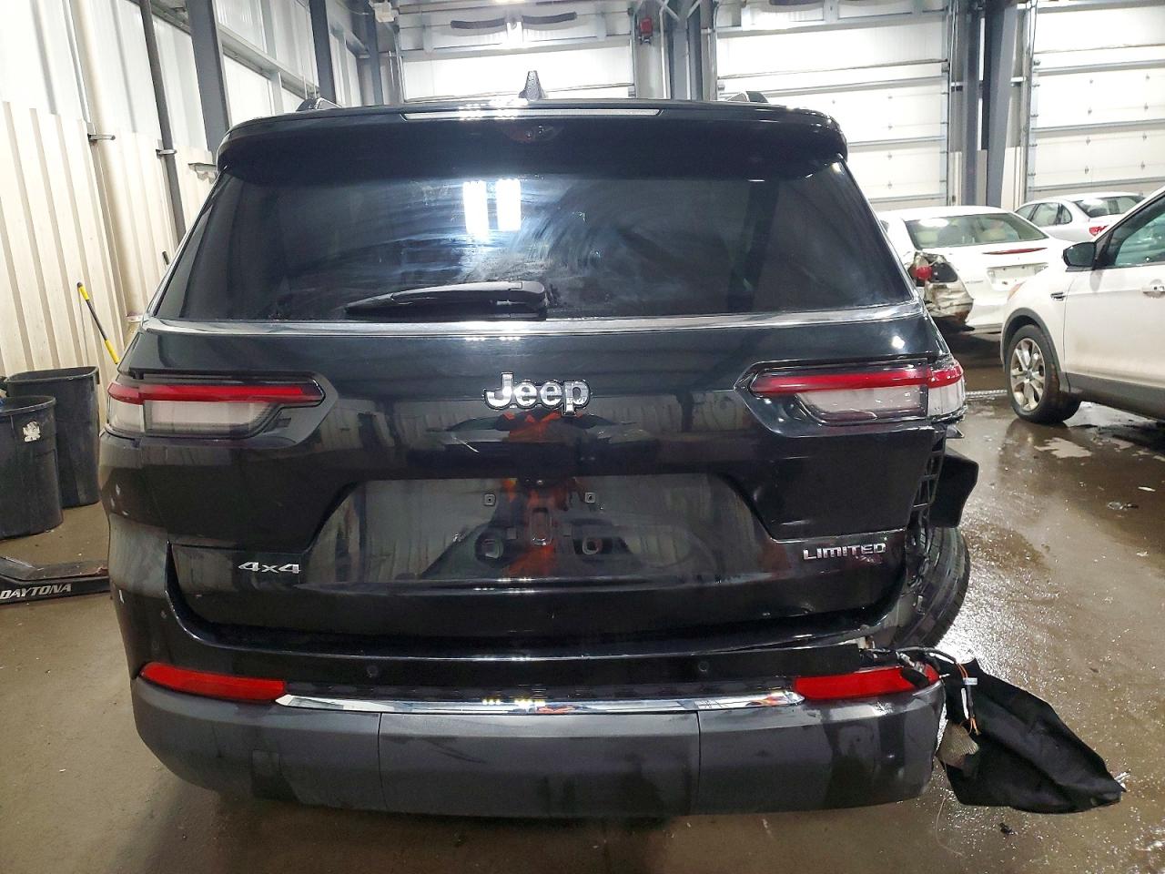 2023 JEEP GRAND CHEROKEE L LIMITED photo 6