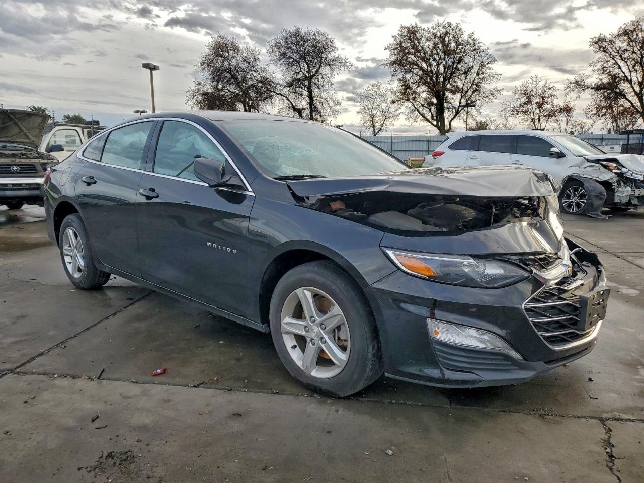 2022 CHEVROLET MALIBU LT photo 4
