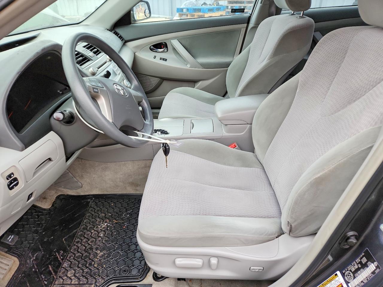 2010 TOYOTA CAMRY BASE photo 13