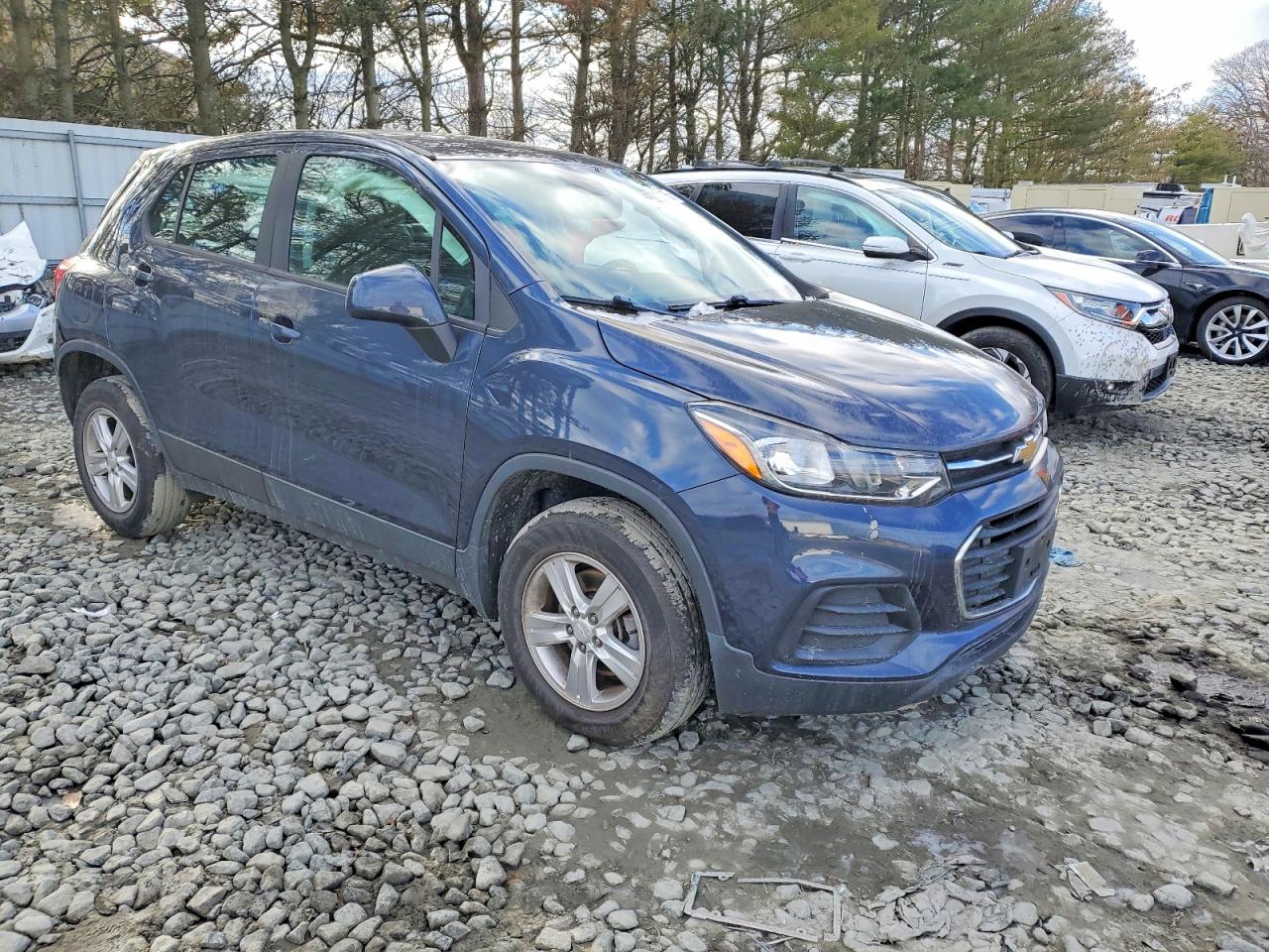 2019 CHEVROLET TRAX LS photo 4