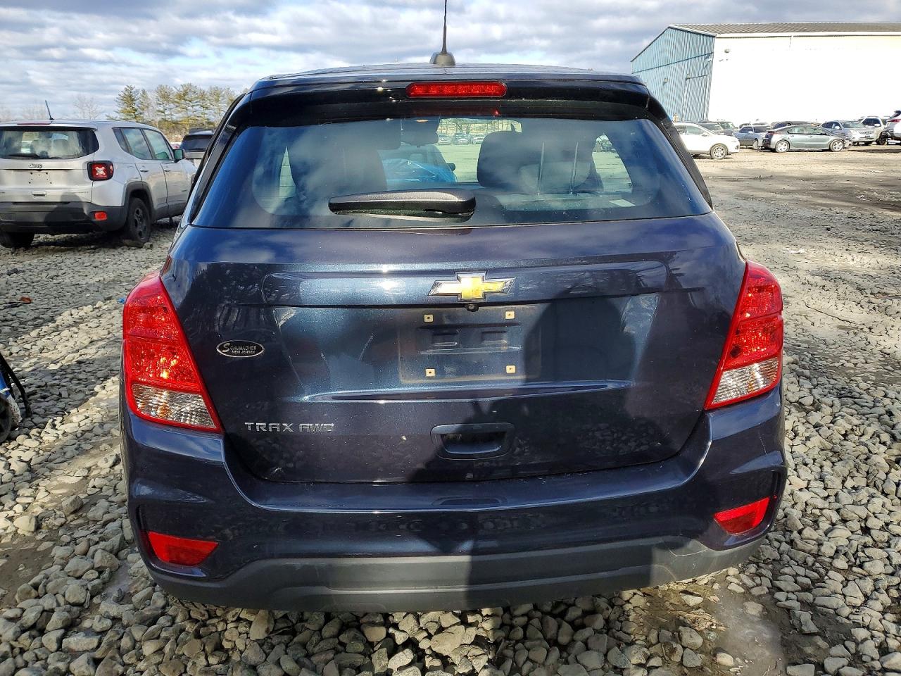 2019 CHEVROLET TRAX LS photo 6