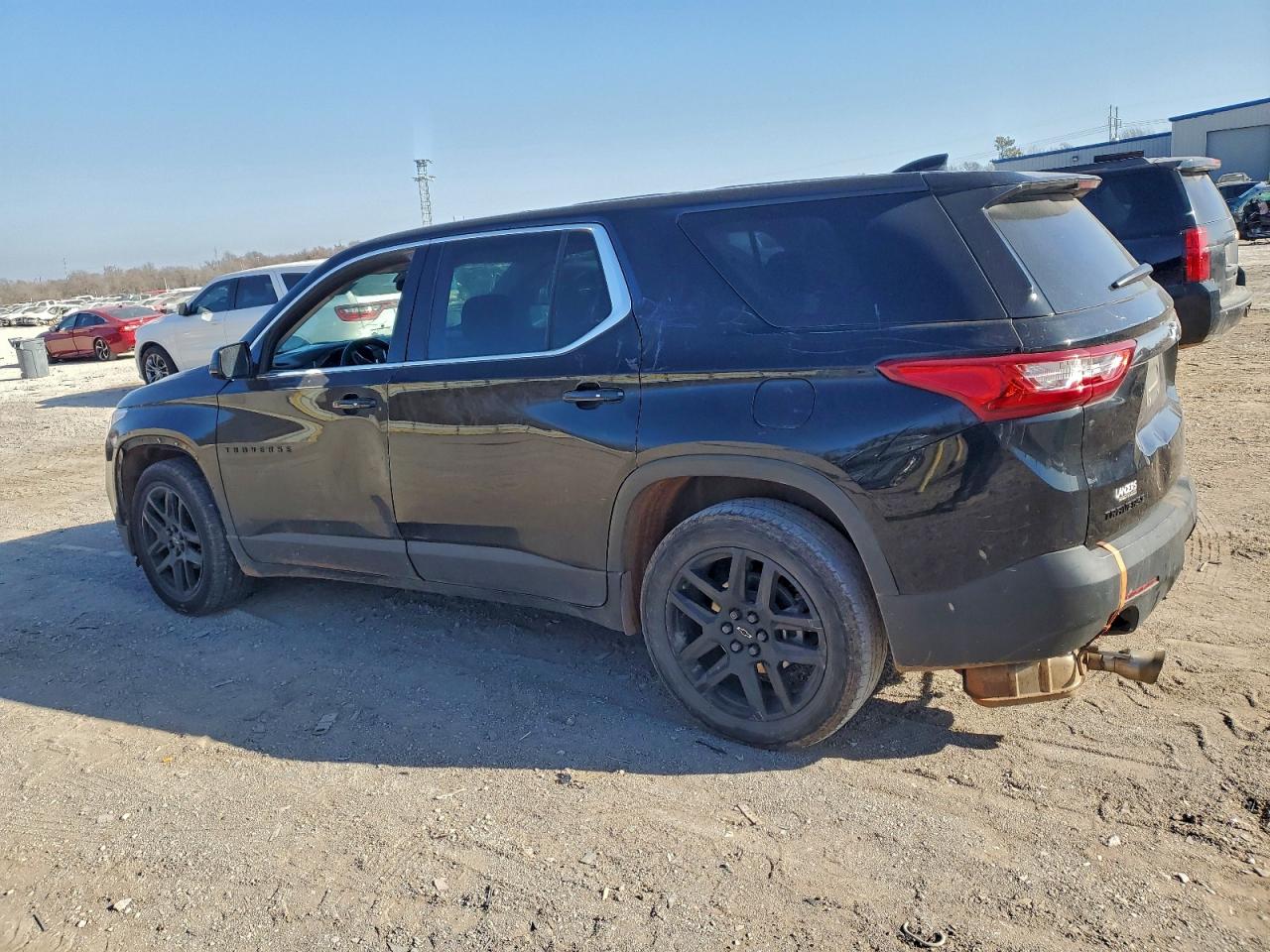 2020 CHEVROLET TRAVERSE LS photo 2