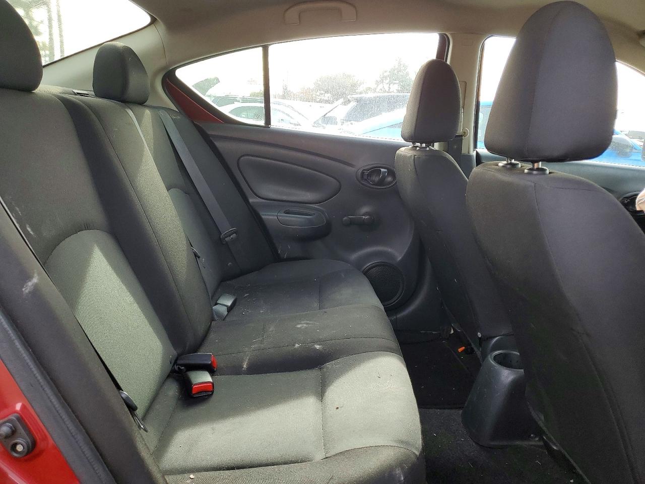 2018 NISSAN VERSA S photo 10