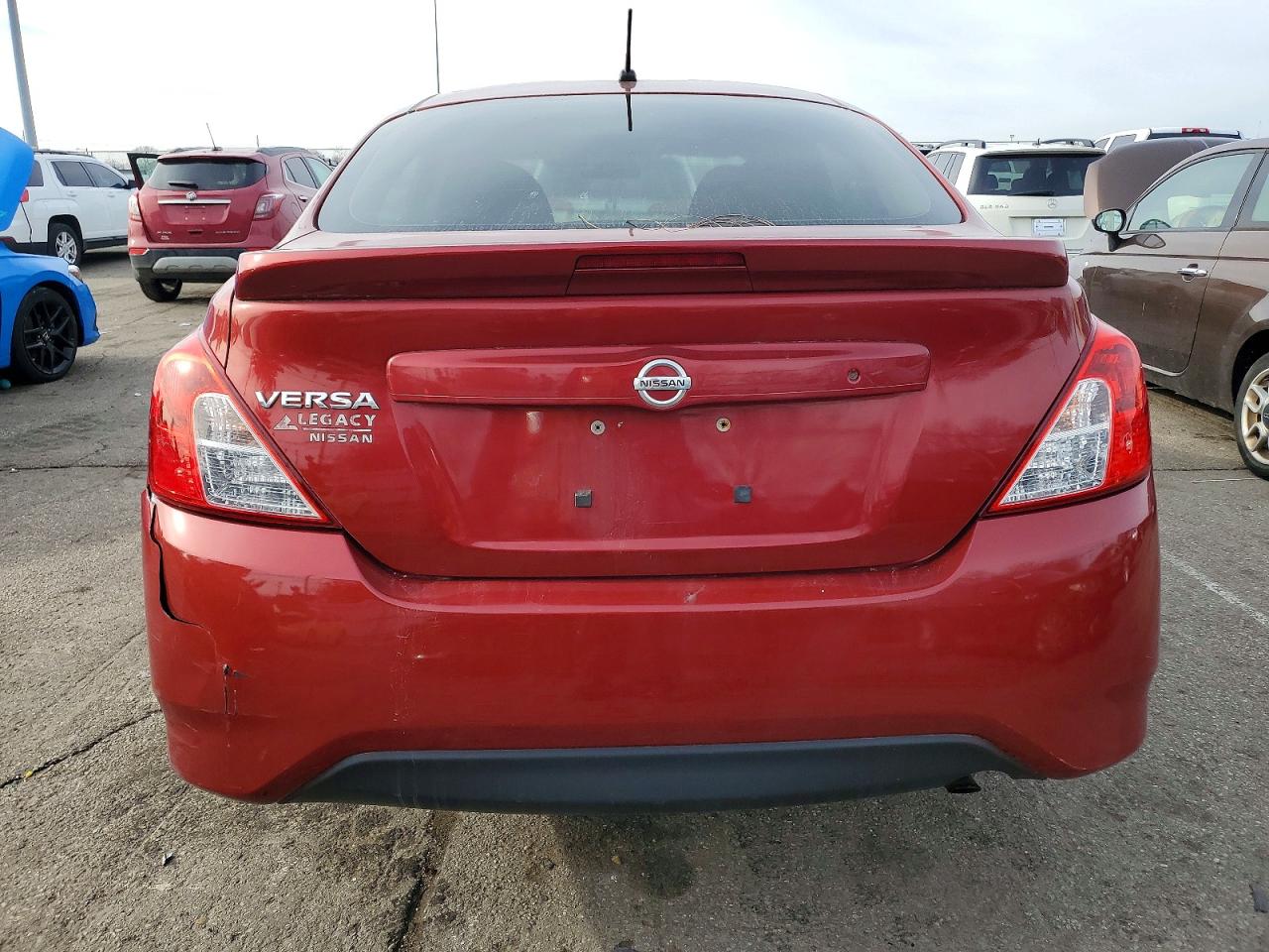 2018 NISSAN VERSA S photo 6