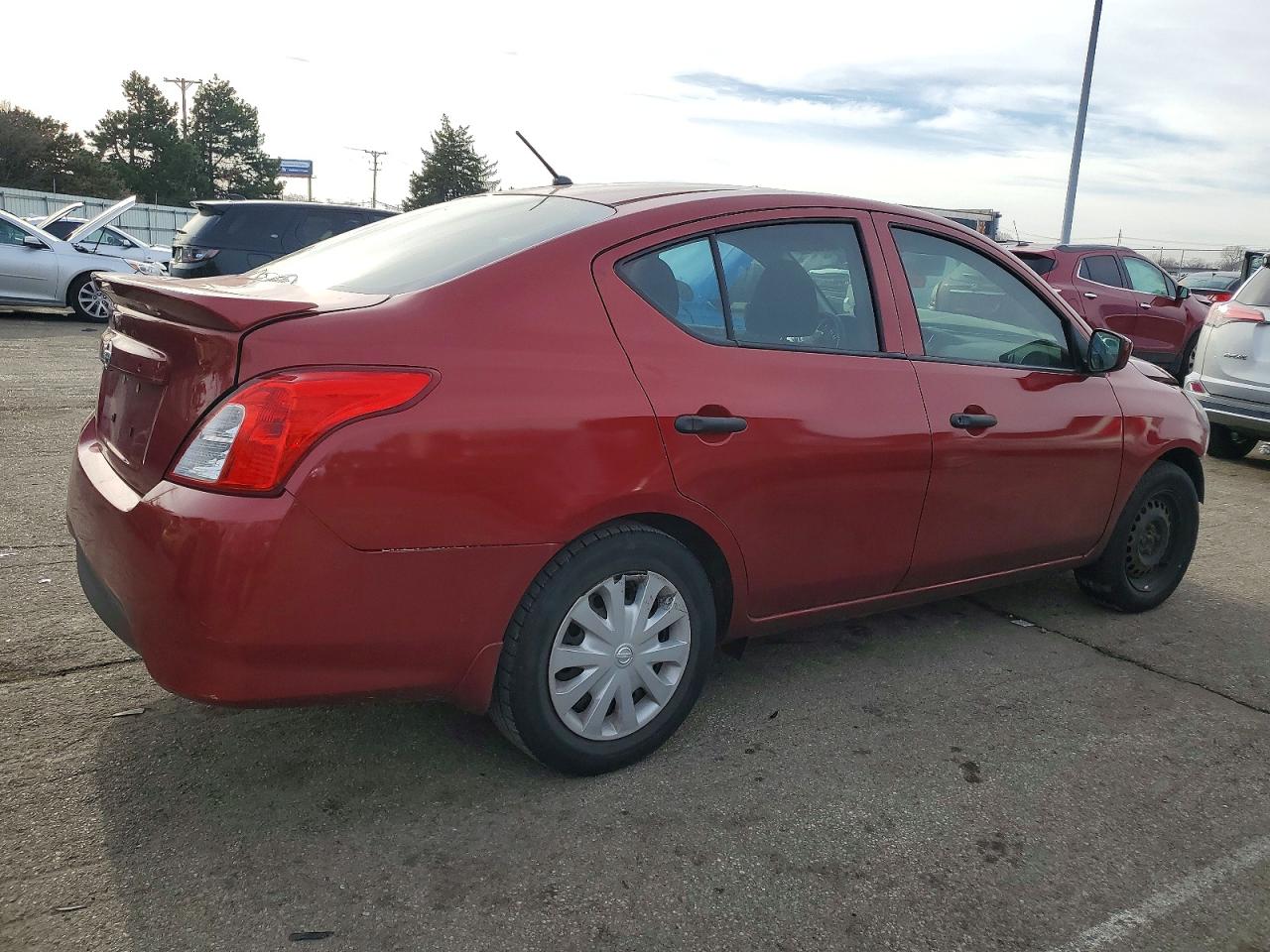 2018 NISSAN VERSA S photo 3