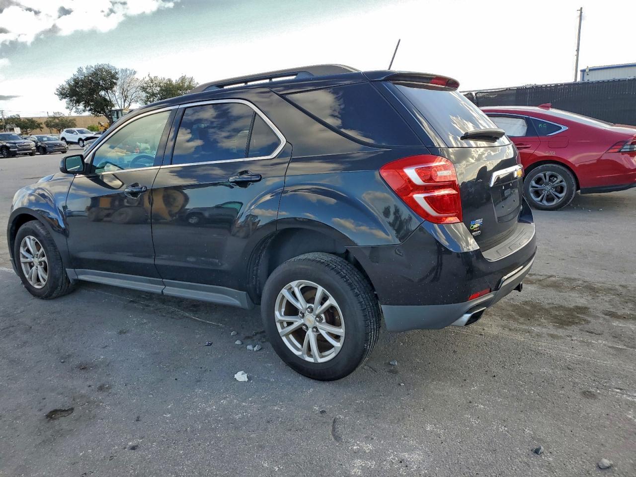 2016 CHEVROLET EQUINOX LT photo 2