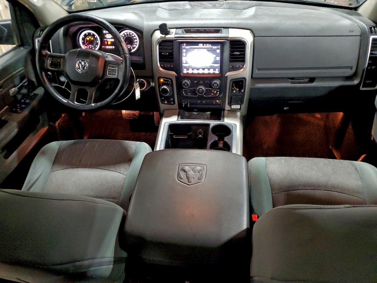 2014 RAM 1500 SLT photo 8