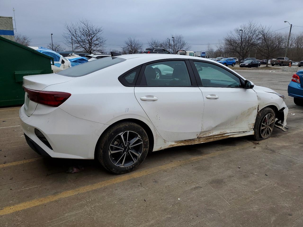 2023 KIA FORTE LX photo 3