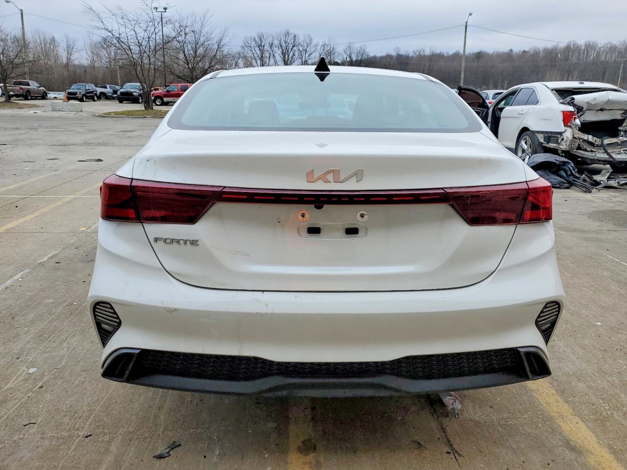 2023 KIA FORTE LX photo 6