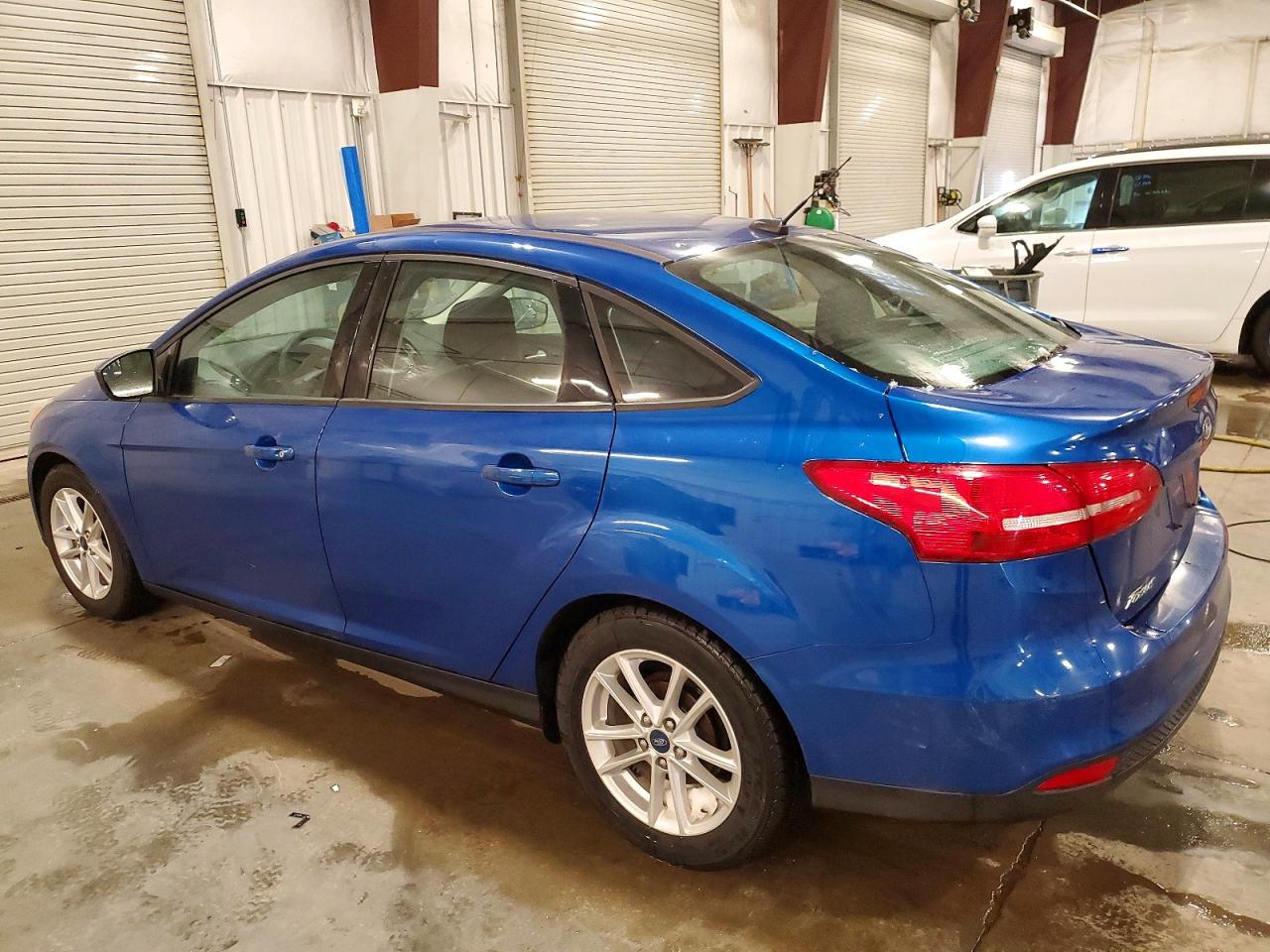 2018 FORD FOCUS SE photo 2