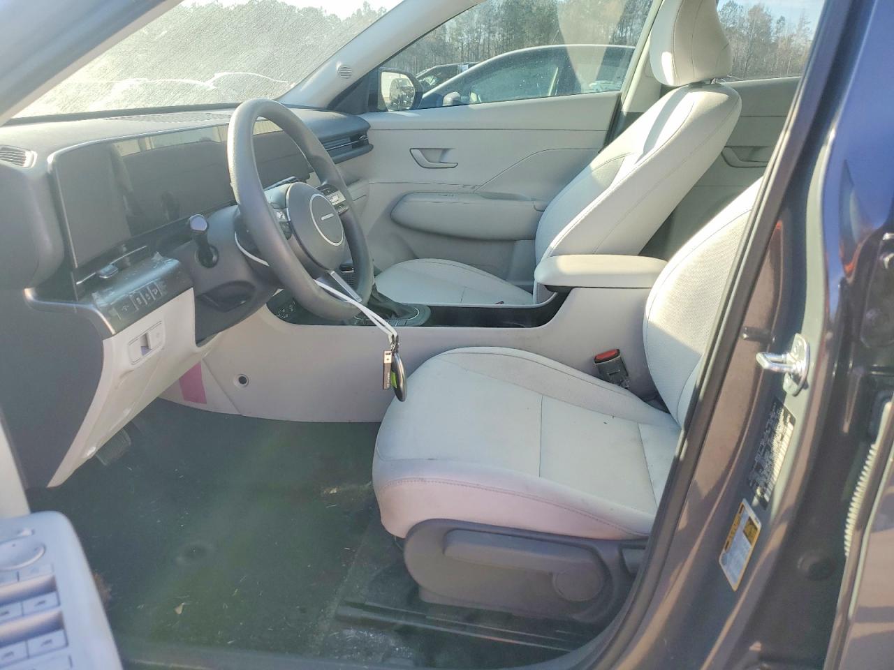 2025 HYUNDAI KONA SE photo 13