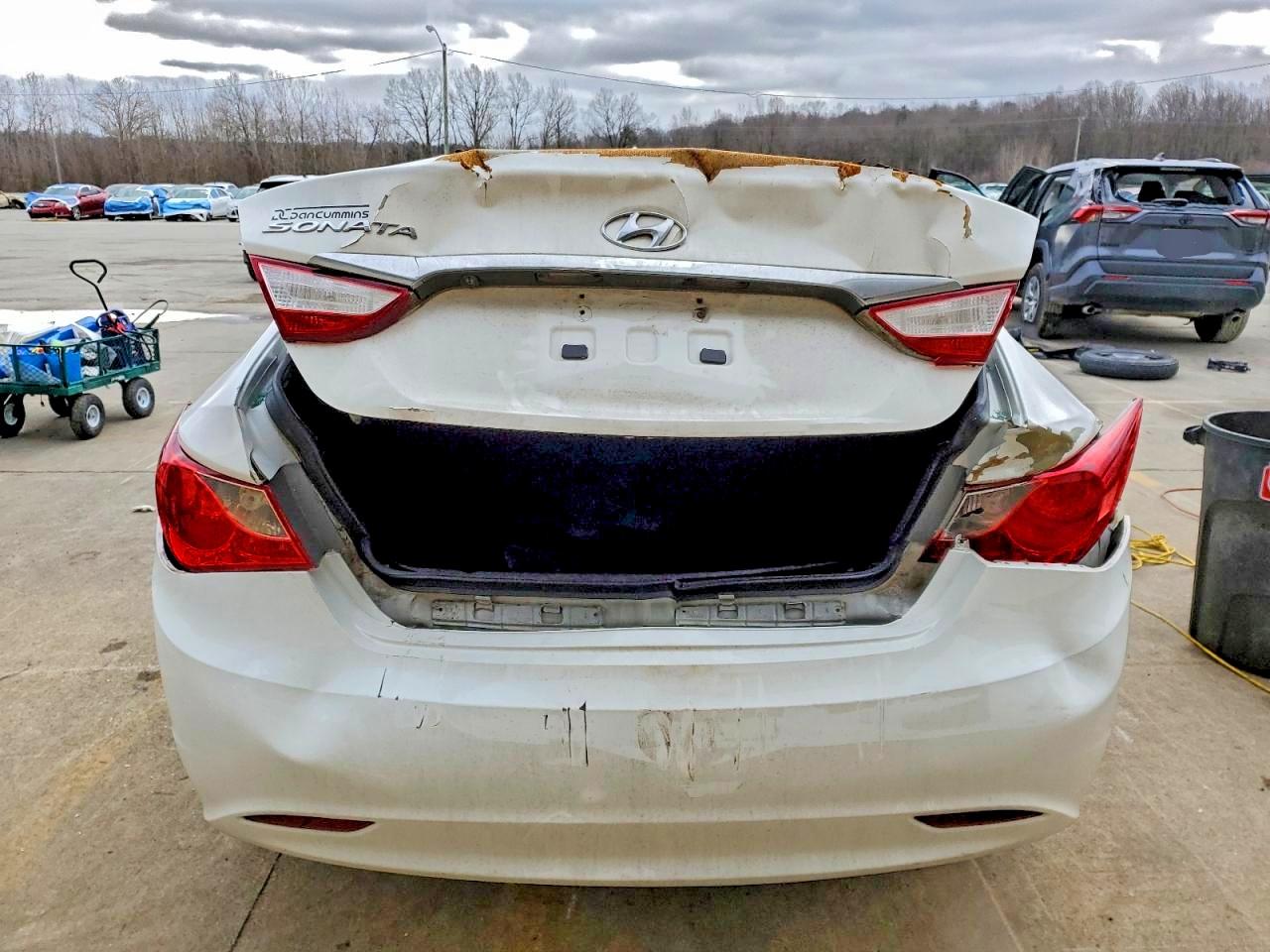 2013 HYUNDAI SONATA GLS photo 6