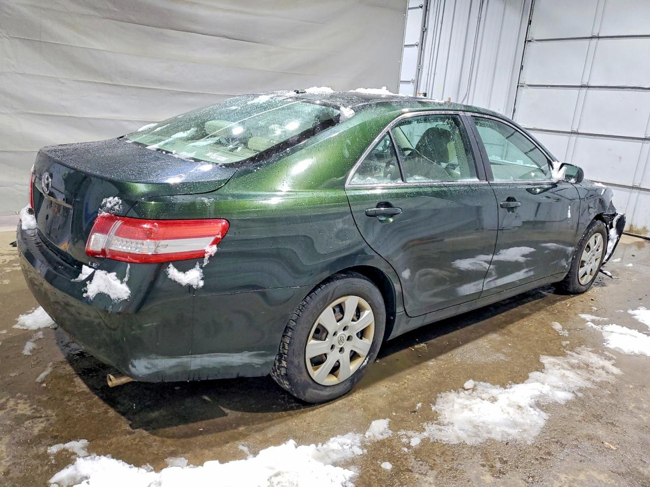 2010 TOYOTA CAMRY BASE photo 3
