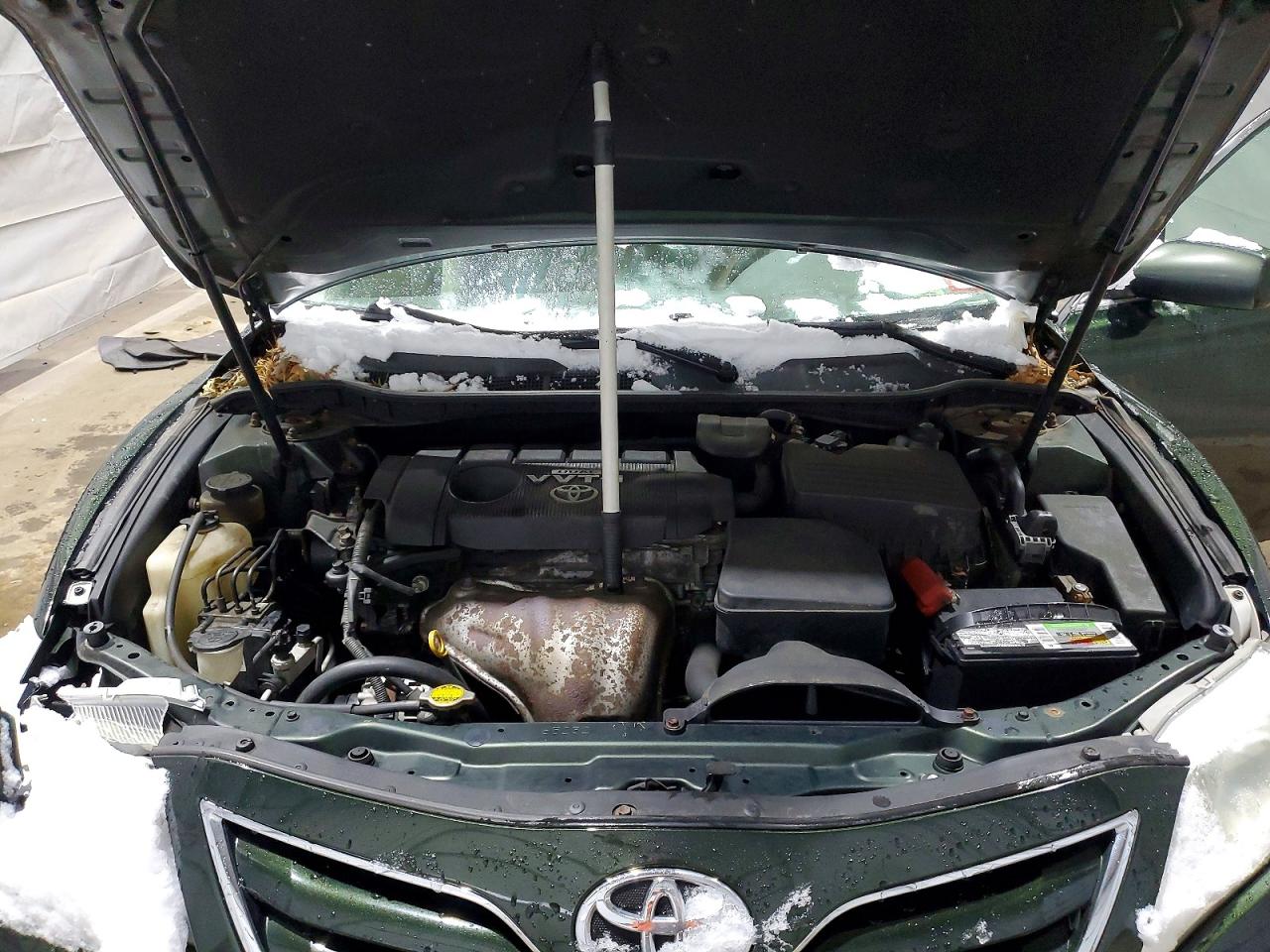 2010 TOYOTA CAMRY BASE photo 11