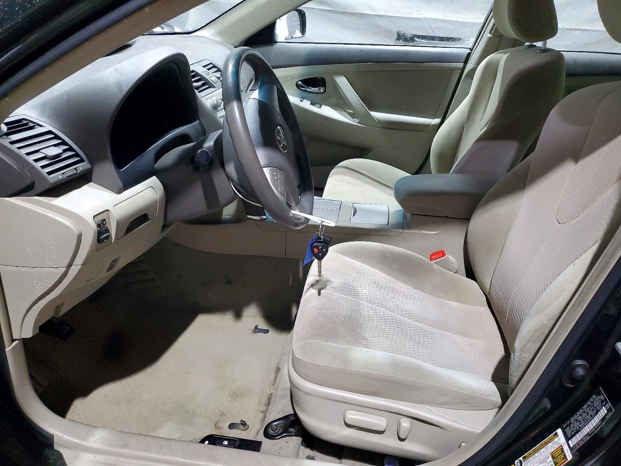 2010 TOYOTA CAMRY BASE photo 7