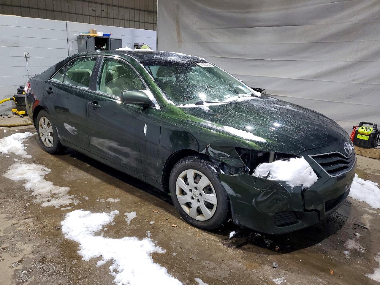 2010 TOYOTA CAMRY BASE photo 4