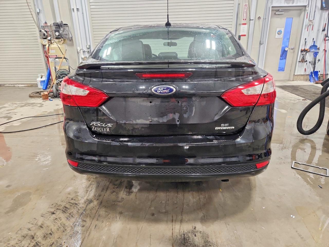 2014 FORD FOCUS SE photo 6