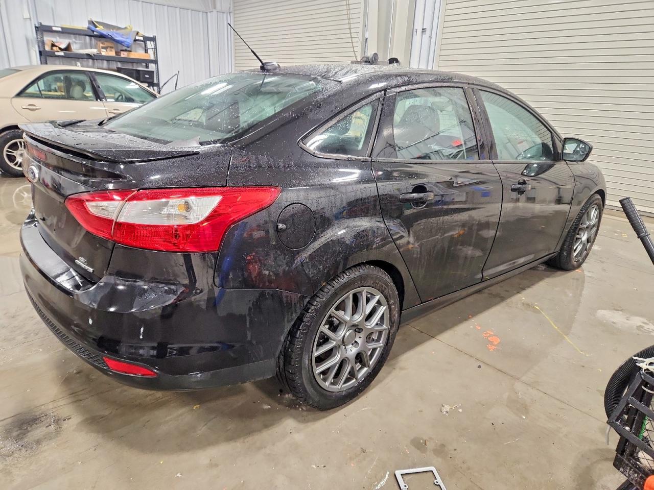 2014 FORD FOCUS SE photo 3