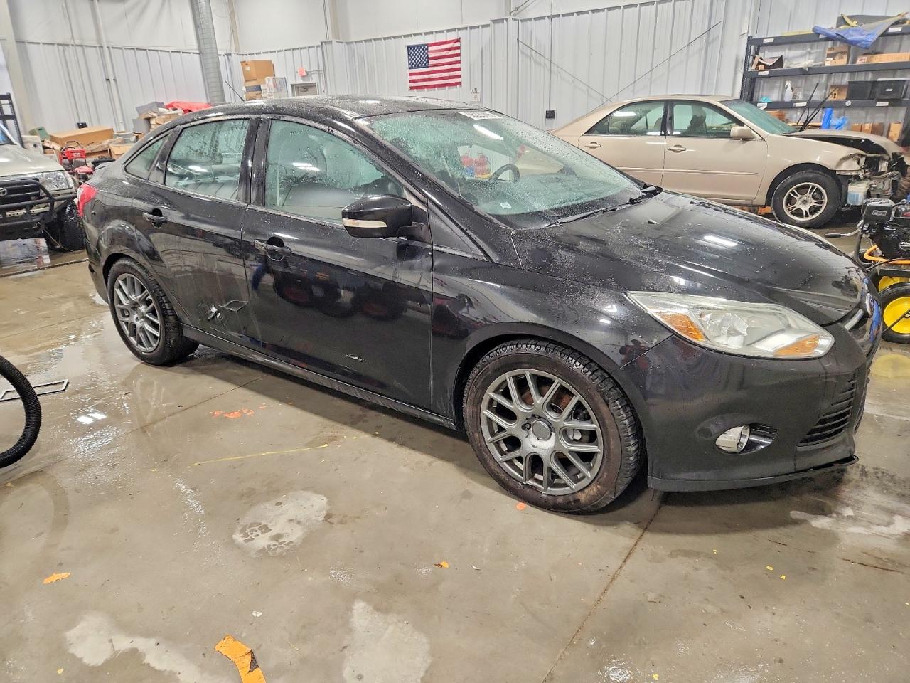 2014 FORD FOCUS SE photo 4