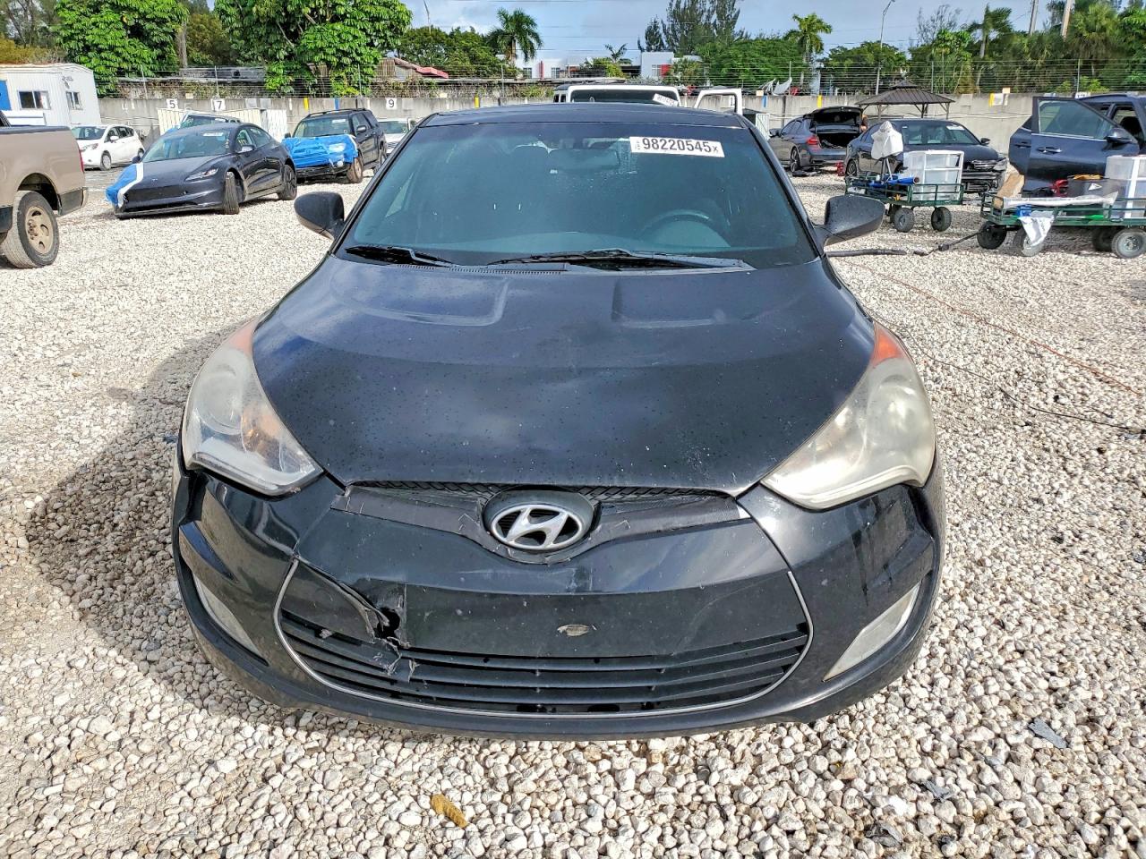 2017 HYUNDAI VELOSTER photo 5