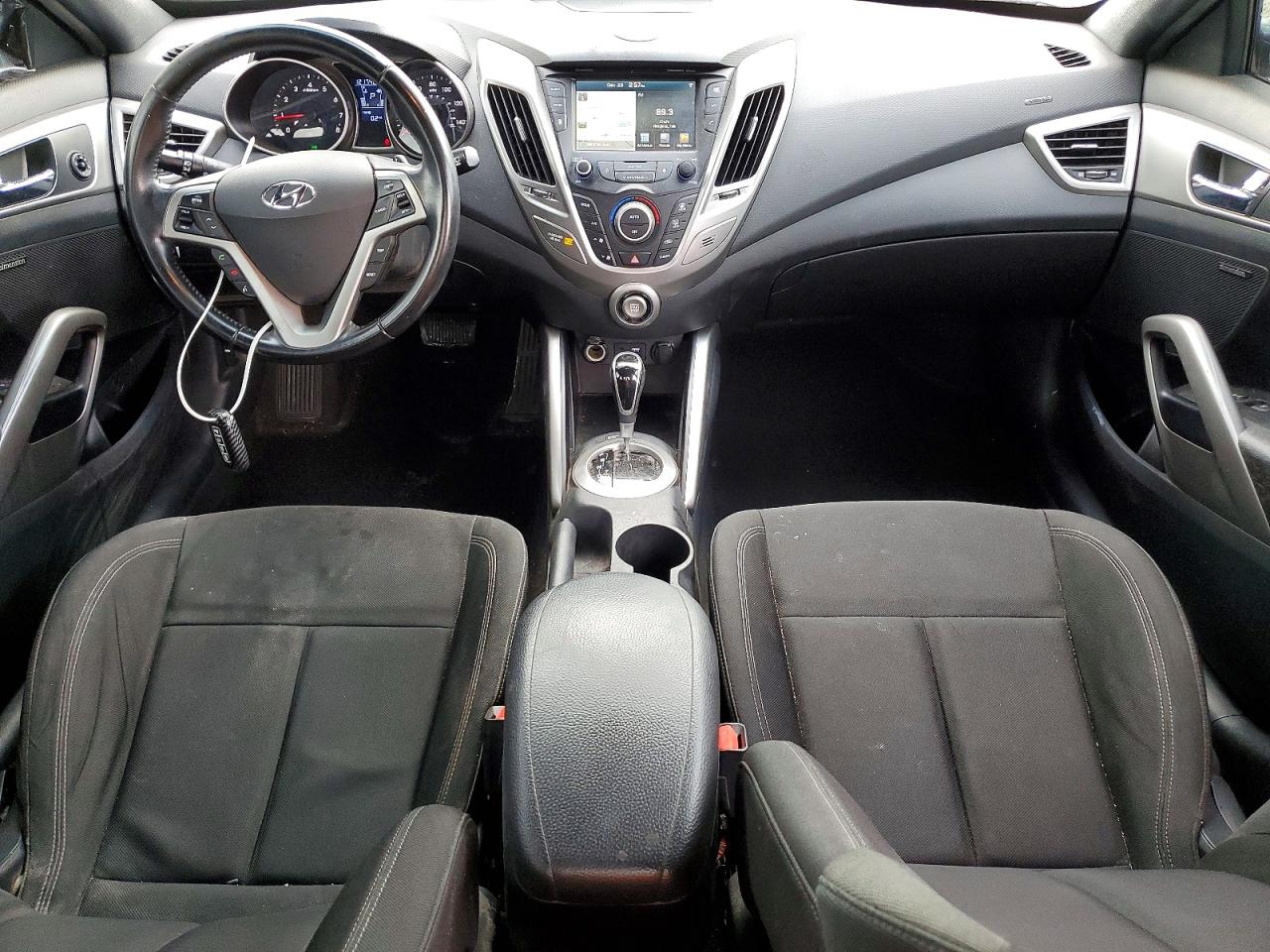 2017 HYUNDAI VELOSTER photo 8