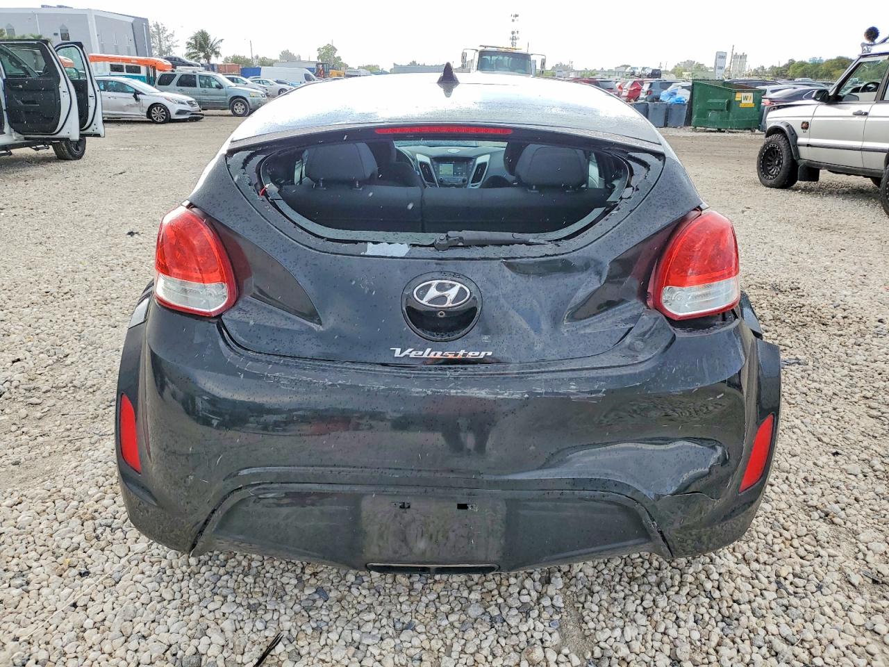 2017 HYUNDAI VELOSTER photo 6