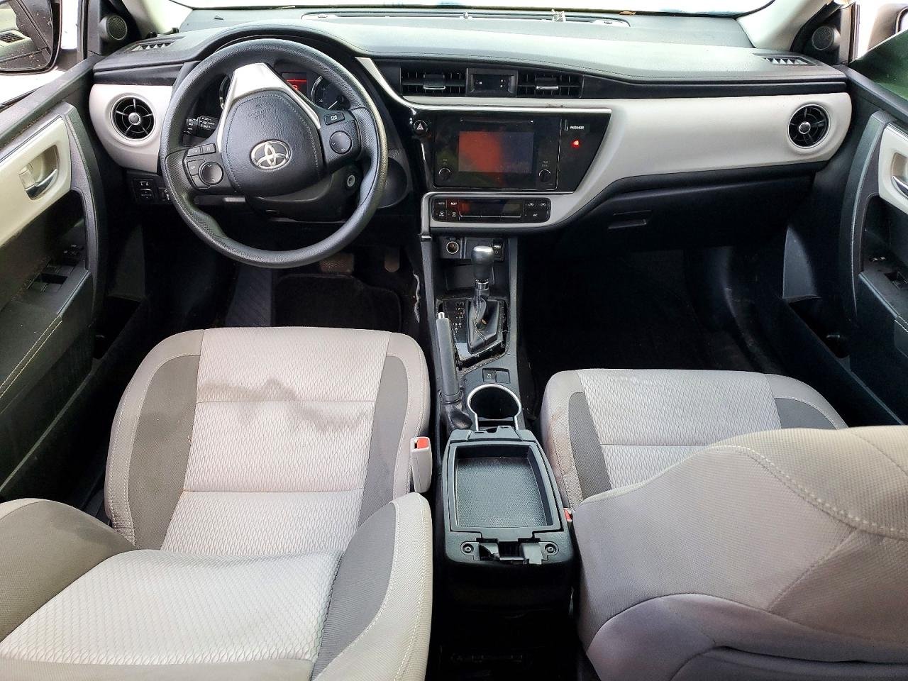 2017 TOYOTA COROLLA L photo 8