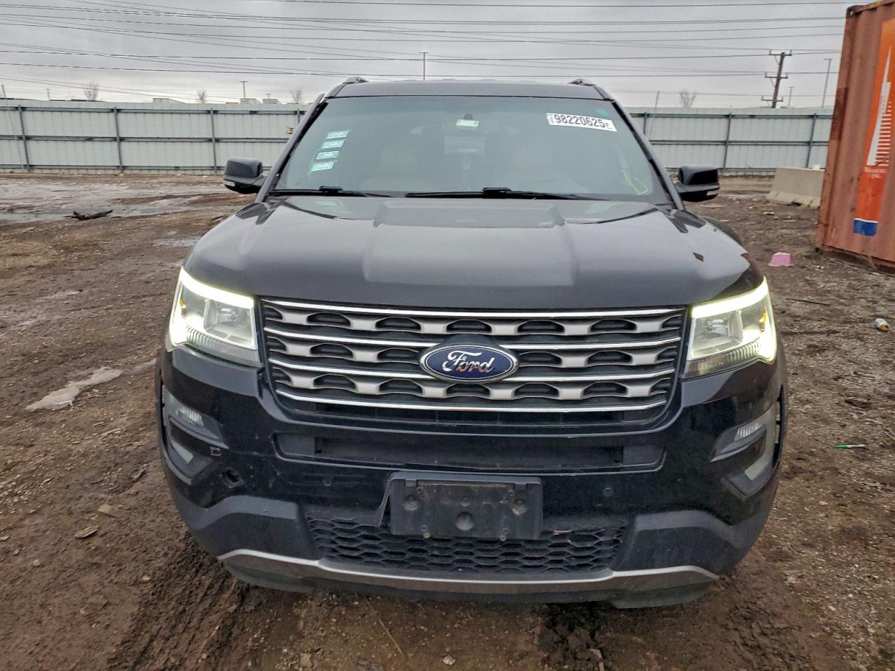 2017 FORD EXPLORER XLT photo 5