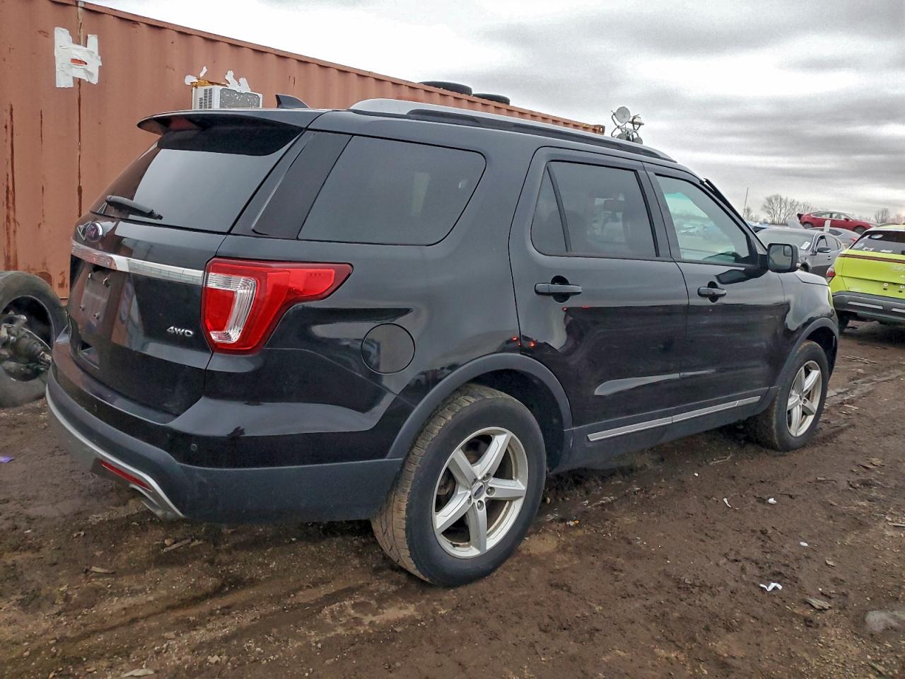 2017 FORD EXPLORER XLT photo 3